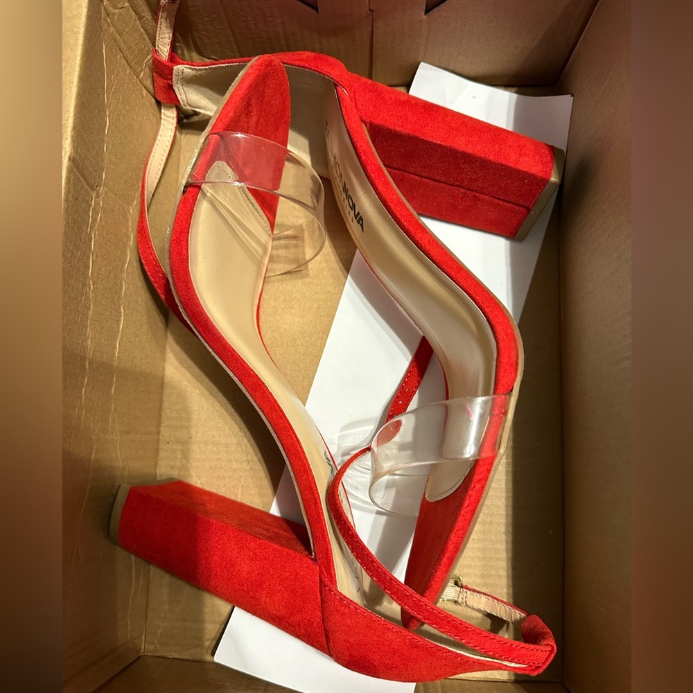 Red heels - Picture 2 of 3